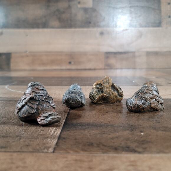 Vintage Birds A Set Of 4 Resin Birds The Tallest is approx.1.5" Tall - Picture 7 of 8